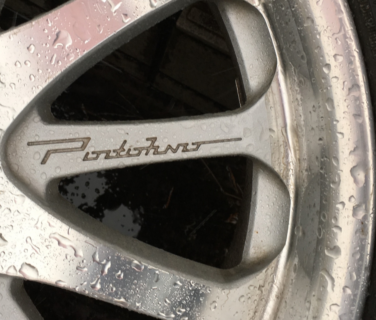 ヴァルド・ポルトフィーノ　ホイール歪みリペアのブログを更新しました。